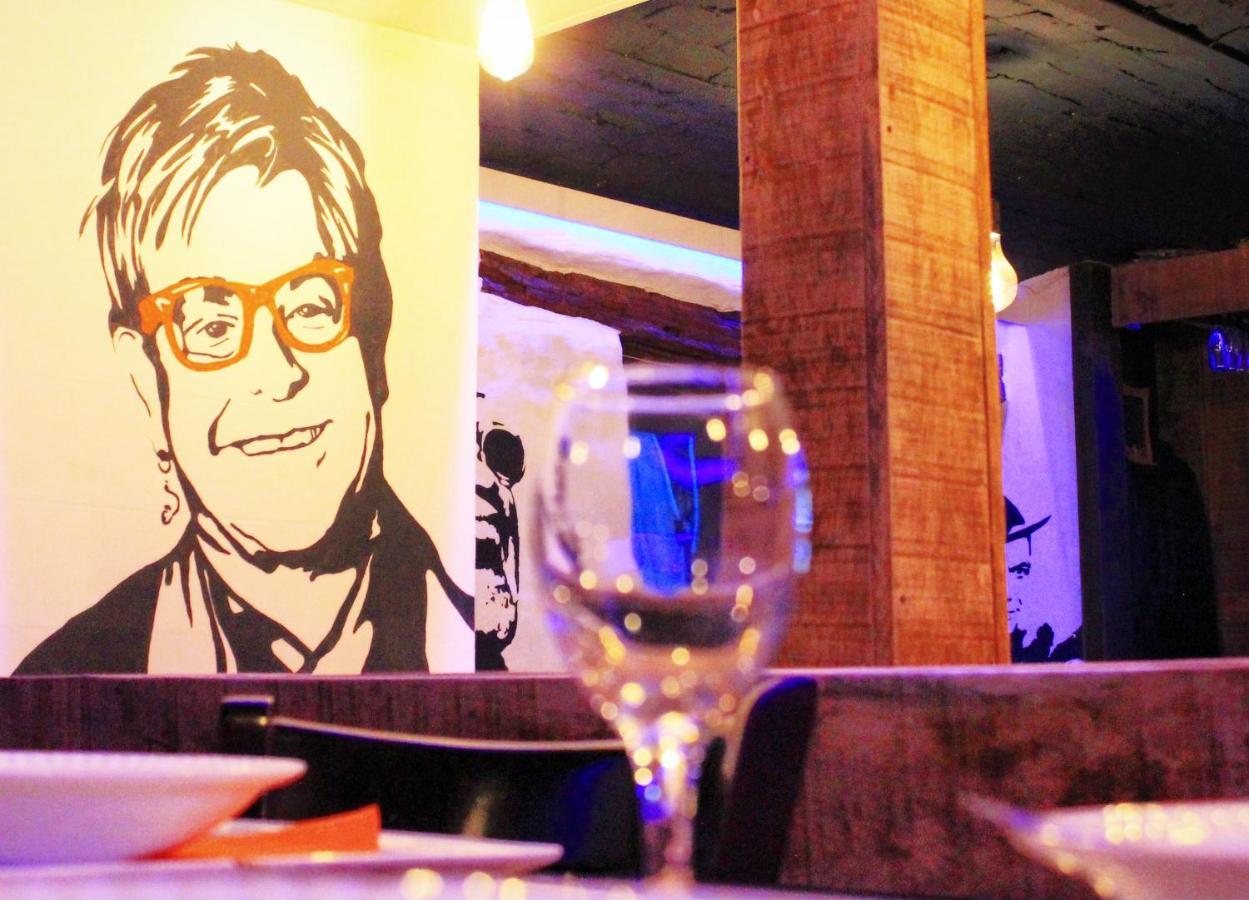 B&B Music City Wibrin Εξωτερικό φωτογραφία